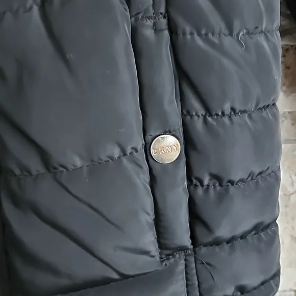 DKNY GIRLS BLACK WINTER JACKET, SIZE 5/6 DOUBLE SIDE, PRE-OWNED, ZIPPER, POCKETS - Picture 3 of 14